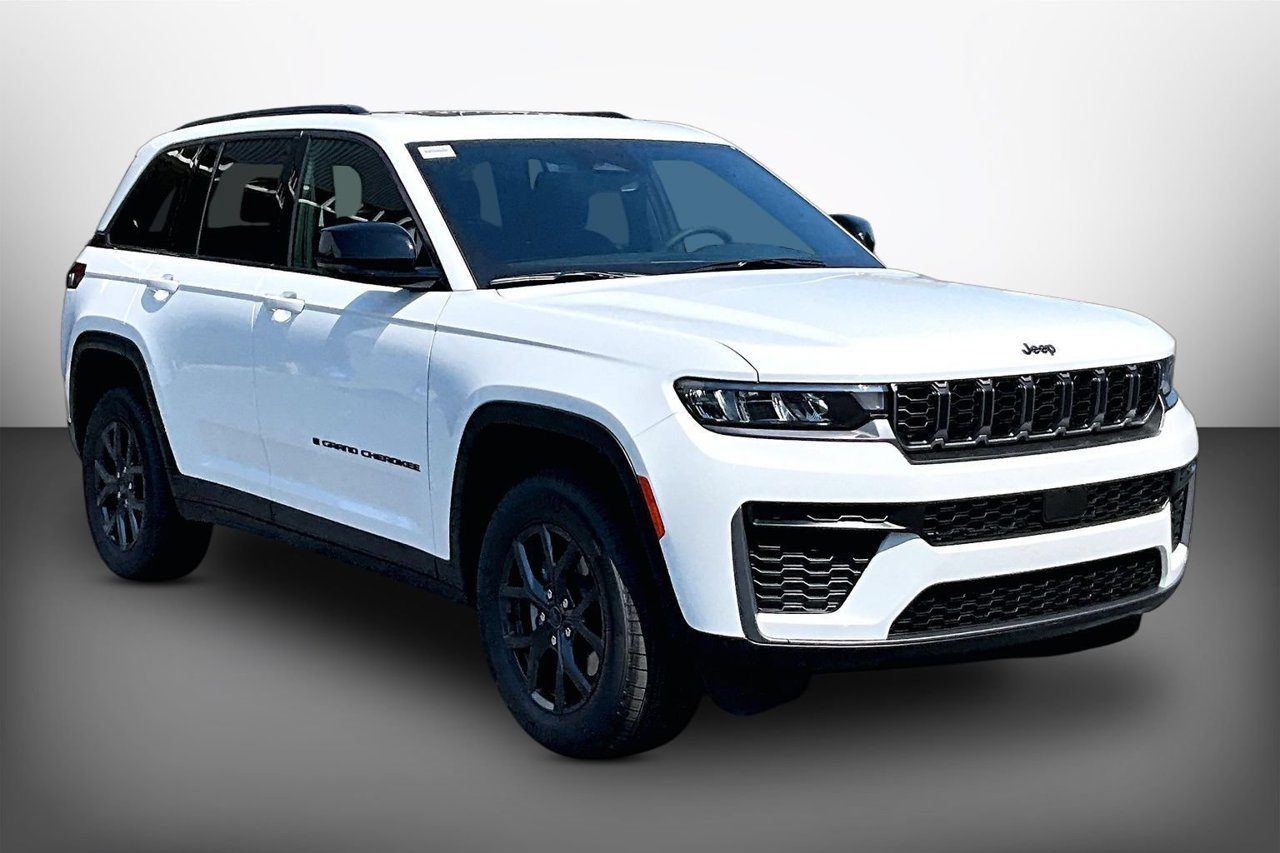New 2027 Jeep Grand Cherokee Altitude AWD/4WD image 1
