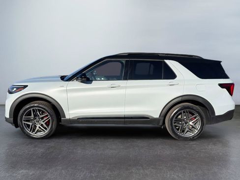 New 2026 Ford Explorer ST-Line w/ ST-Line Street Pack AWD/4WD image 2