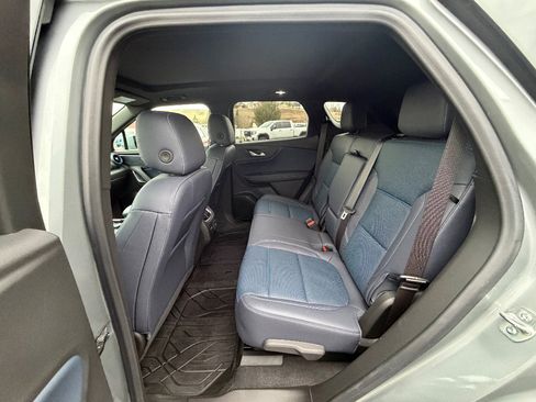 Used 2025 Chevrolet Blazer RS w/ Driver Confidence II Package image 3