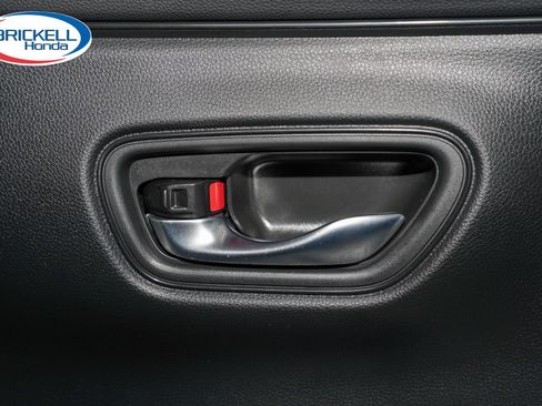 Certified 2025 Honda HR-V LX image 27