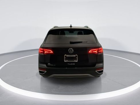 Used 2024 Volkswagen Taos SE FWD image 5