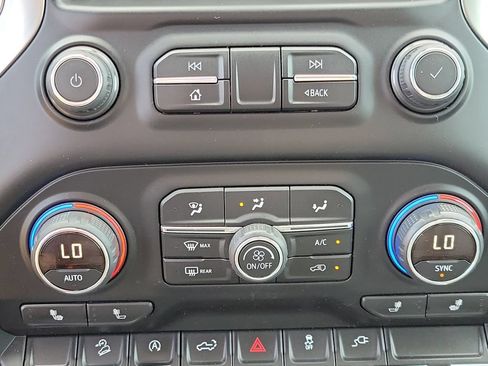 Used 2019 Chevrolet Silverado 1500 RST AWD/4WD image 23