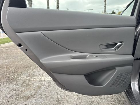 Used 2023 Hyundai Elantra SEL w/ Convenience Package image 26
