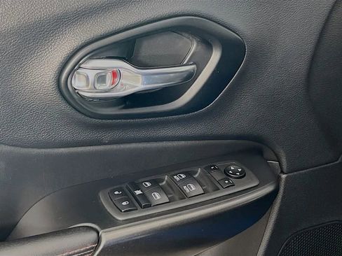 Used 2021 Jeep Cherokee Trailhawk w/ Trailer Tow Group image 18