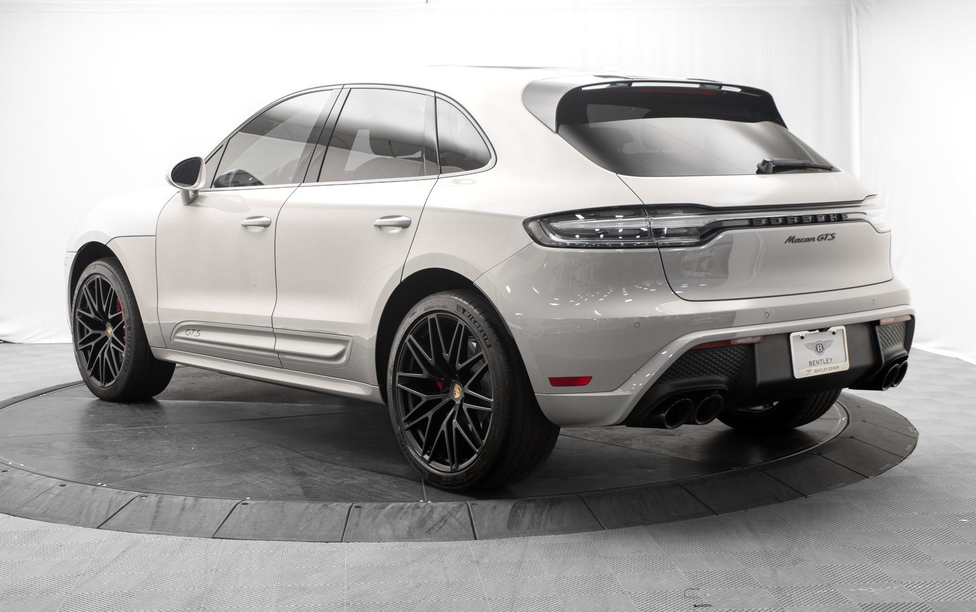 Used 2023 Porsche Macan GTS w/ Premium Package Plus AWD/4WD image 5
