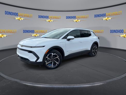 New 2026 Chevrolet Equinox EV LT image 4