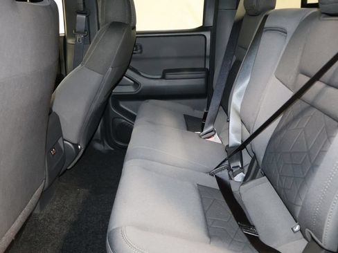 Used 2026 Nissan Frontier SV AWD/4WD image 12