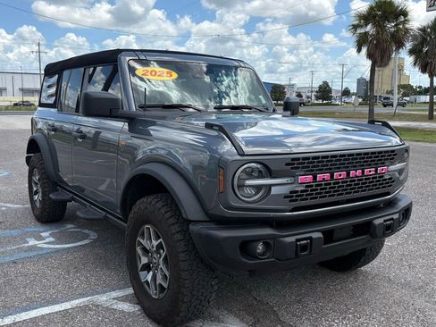 Used 2025 Ford Bronco Badlands AWD/4WD image 1