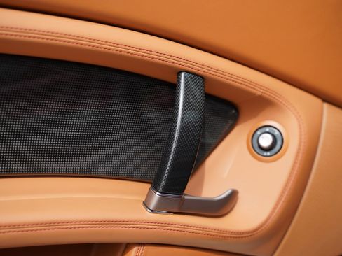 Used 2010 Ferrari California RWD image 28