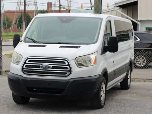 Used 2015 Ford Transit 350 XLT RWD image 3
