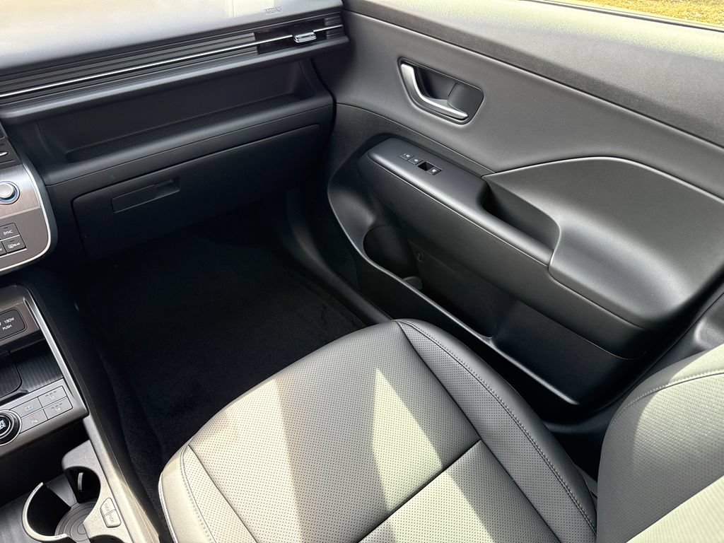 New 2026 Hyundai Kona Limited FWD image 16