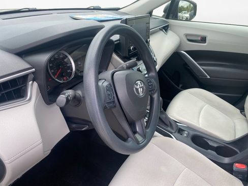 Used 2022 Toyota Corolla Cross L FWD image 11
