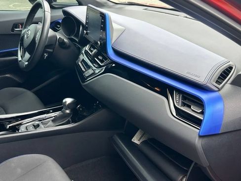 Used 2020 Toyota C-HR XLE FWD image 33
