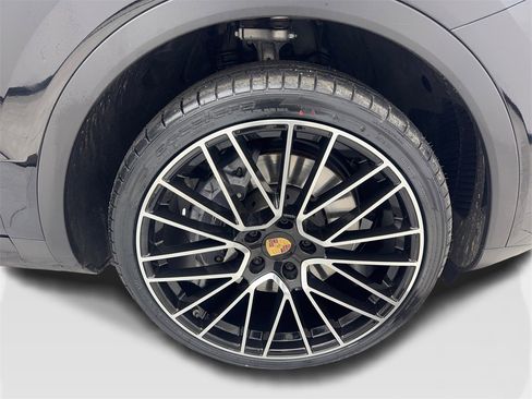 Used 2021 Porsche Cayenne Coupe image 81