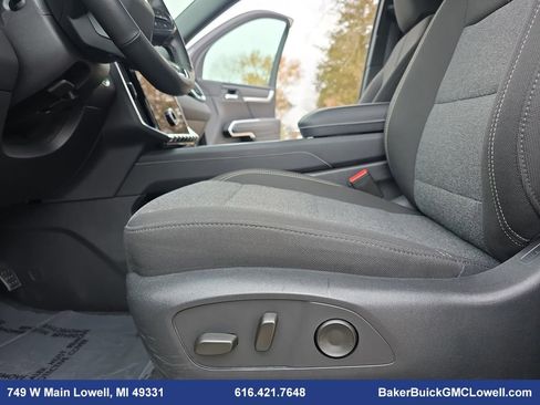 Used 2025 GMC Acadia Elevation image 31