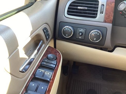 Used 2014 GMC Yukon SLT image 17