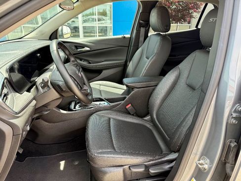 Used 2024 Buick Encore GX Sport Touring image 11