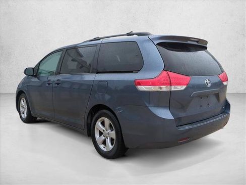 Used 2014 Toyota Sienna LE FWD image 7