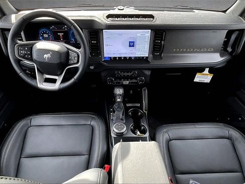 New 2025 Ford Bronco Badlands image 5