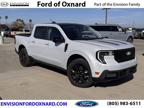 New 2025 Ford Maverick Lariat w/ Black Appearance Package image 1