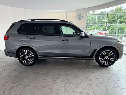 Used 2026 BMW X7 xDrive40i w/ M Sport Package AWD/4WD image 8