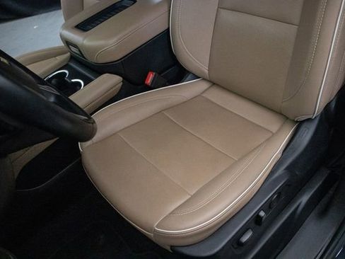 Used 2024 Chevrolet Tahoe Premier AWD/4WD image 28
