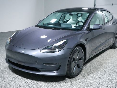 Used 2023 Tesla Model 3 Standard Range RWD image 26