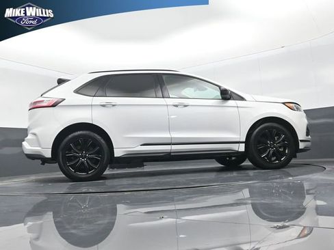 Used 2022 Ford Edge SE w/ Black Appearance Package image 24
