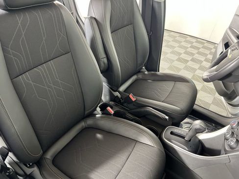 Used 2022 Chevrolet Trax LT w/ LT Convenience Package image 27