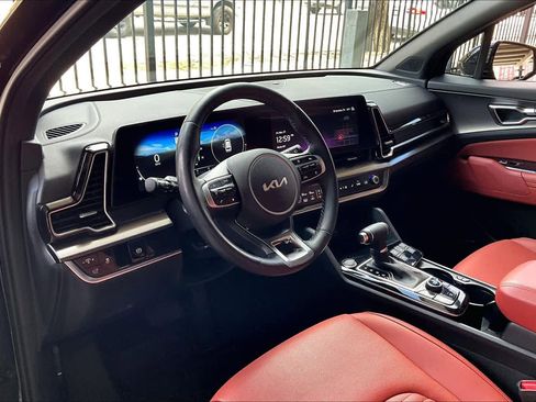 Used 2025 Kia Sportage SX image 17