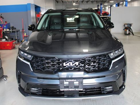 Used 2023 Kia Sorento SX AWD/4WD image 2