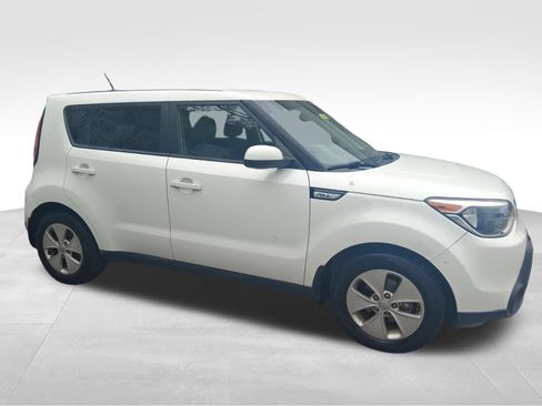 Used 2015 Kia Soul FWD image 3