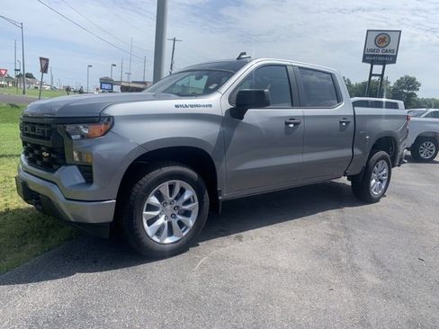 New 2025 Chevrolet Silverado 1500 Custom image 3