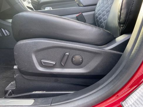 Used 2023 Ford Edge Titanium image 12