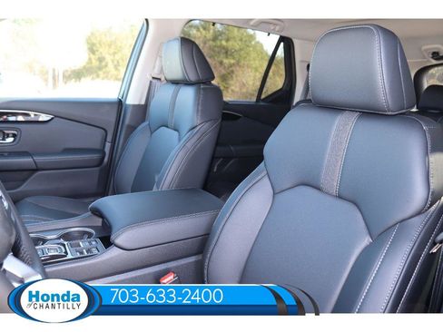 New 2025 Honda Pilot Touring image 24