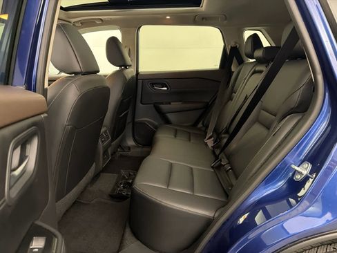 Used 2023 Nissan Rogue SL image 16