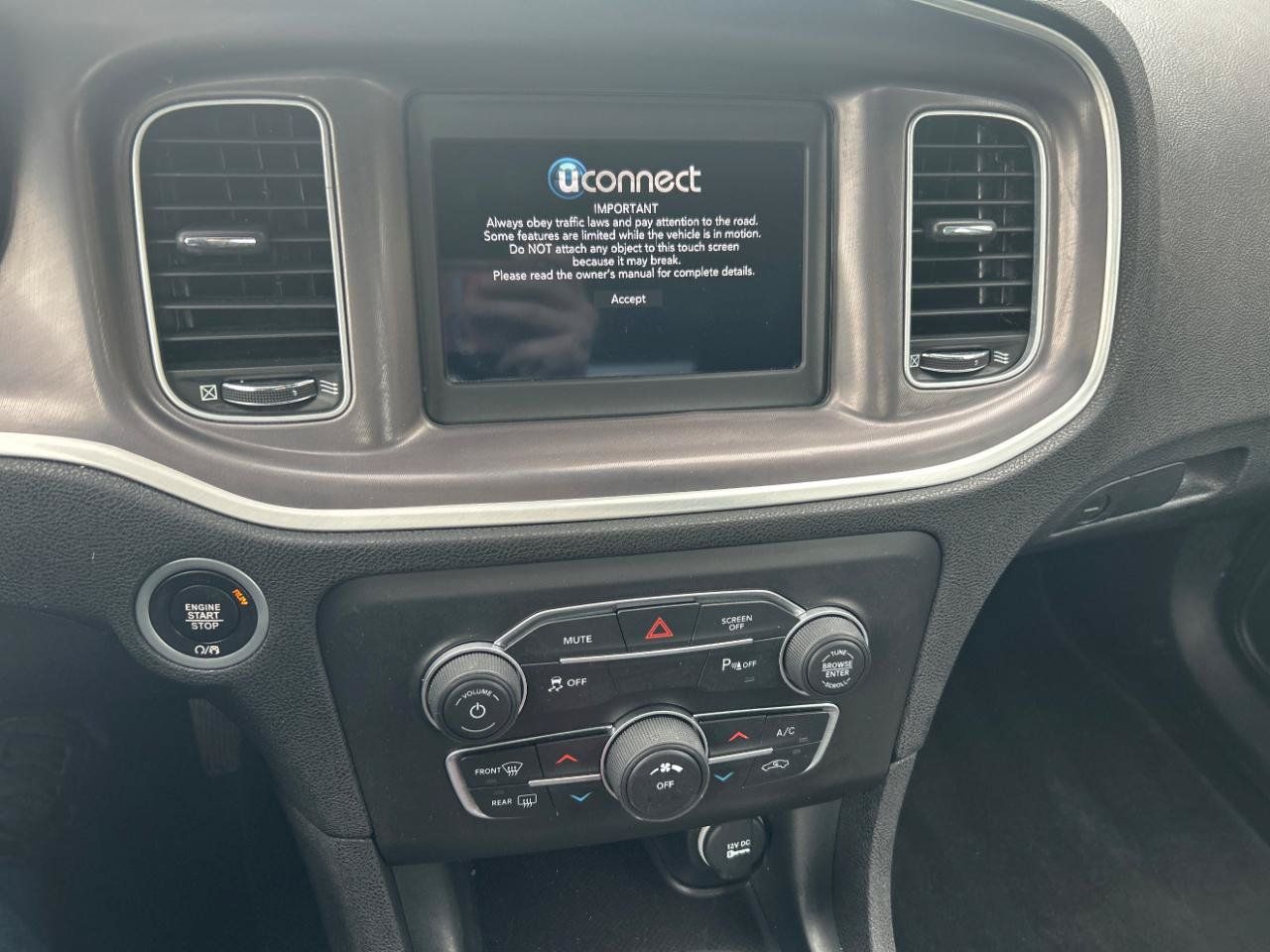 Used 2022 Dodge Charger SXT RWD image 13