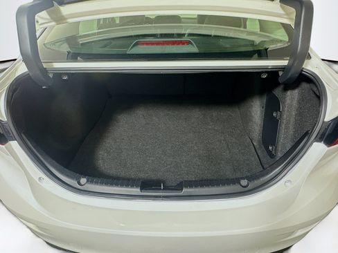 Used 2018 MAZDA MAZDA3 Touring FWD image 28