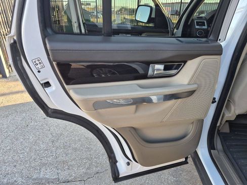 Used 2011 Land Rover Range Rover Sport HSE LUX image 13