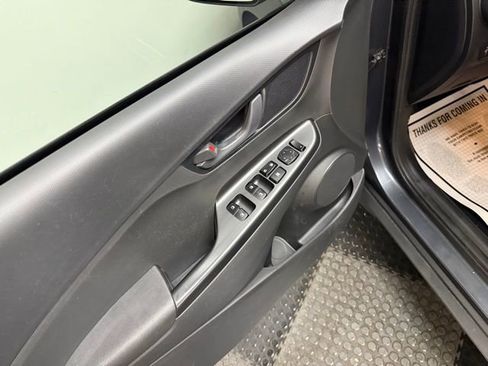 Used 2019 Hyundai Kona SE image 19