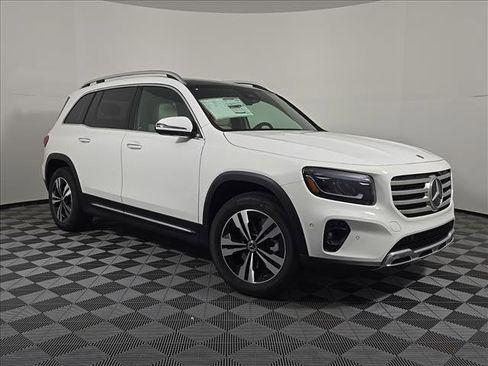 New 2026 Mercedes-Benz GLB 250 4MATIC image 9