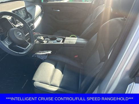 Certified 2022 Nissan Rogue SV w/ SV Premium Package image 5