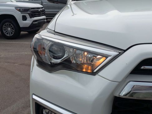 Used 2023 Toyota 4Runner Limited AWD/4WD image 9