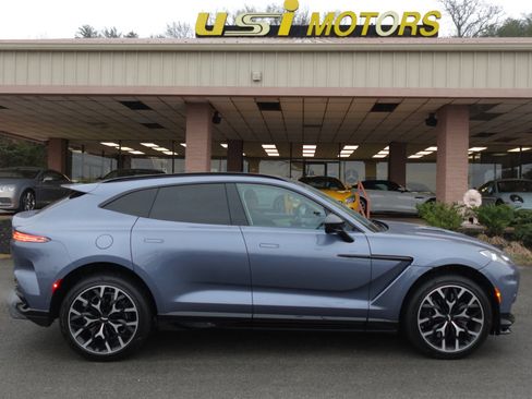 Used 2024 Aston Martin DBX 707 image 2