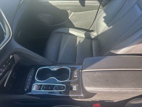 Used 2023 Buick Envision Essence image 35