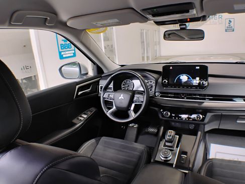 Used 2023 Mitsubishi Outlander SE image 85