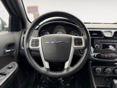 Used 2014 Chrysler 200 Touring FWD image 13