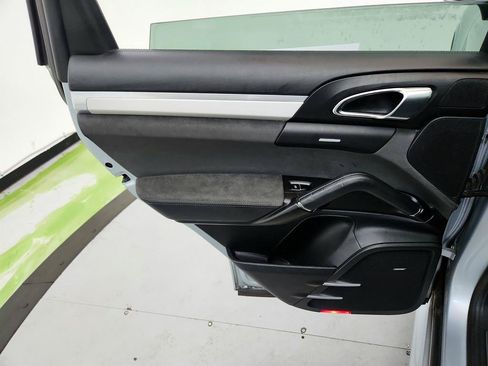 Used 2016 Porsche Cayenne GTS AWD/4WD image 24