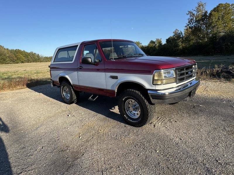 Used 1994 Ford Bronco XLT AWD/4WD image 3