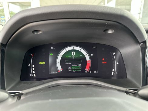 Used 2025 Toyota Camry LE FWD image 11